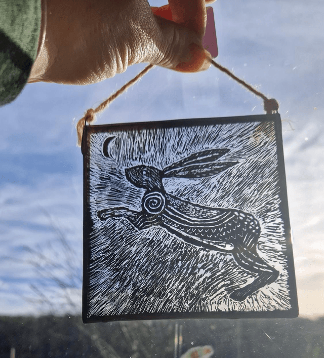 Leaping hare